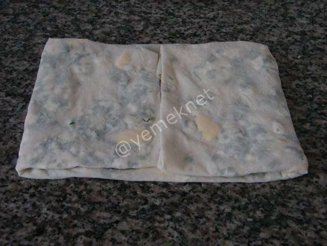 Çikolata Kaplı Muzlu Rulo Pasta Çikolata Kaplı Muzlu Rulo Pasta
