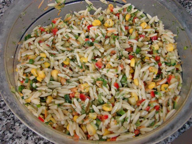 Renkli Şehriye Salatası Nasıl Yapılır? (4/8) Resimli