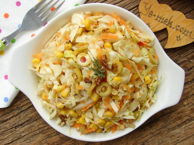 Cevizli Beyaz Lahana Salatası Tarifi, Nasıl Yapılır? (Resimli) Yemek