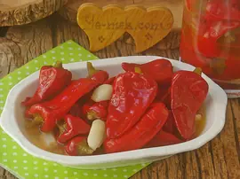 Acı Kırmızı Biber Turşusu