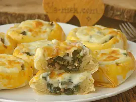 Beşamel Soslu Ispanaklı Kıymalı Börek