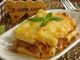 Fırında Beşamel Soslu Kıymalı Makarna