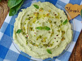 Fesleğenli Girit Ezmesi