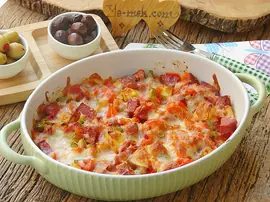 Fırında Kahvaltılık Sucuklu Patates