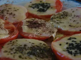 Fırında Kaşarlı Domates
