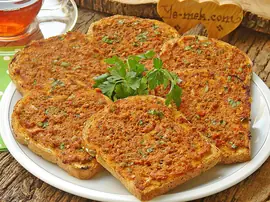 Fırında Kıymalı Ekmek Dilimleri