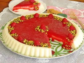 Frambuazlı İrmik Tatlısı