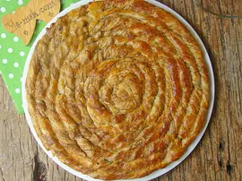 Haşhaşlı Cevizli Burma Çörek