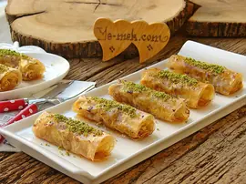 Baklavalık Yufkadan Cevizli Sarma Baklava