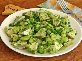 İç Baklalı Enginar Salatası