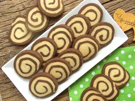 İki Renkli Spiral Kurabiye
