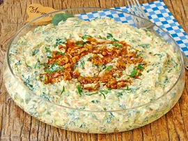 Ispanaklı Şehriye Salatası