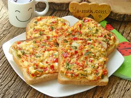 Kahvaltılık Domatesli Peynirli Ekmek Dilimleri