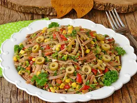 Kavrulmuş Erişte Salatası