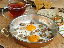 Kavurmalı Sahanda Yumurta