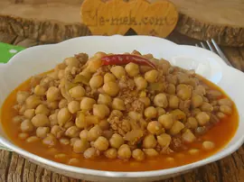 Kıymalı Nohut Yemeği