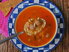 Köfteli Şehriye Çorbası