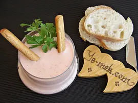 Krem Peynirli Kırmızı Dip Sos