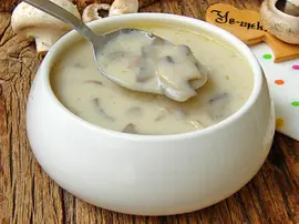 Kremasız Mantar Çorbası
