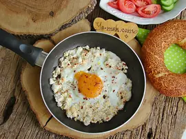 Lor Peynirli Yumurta