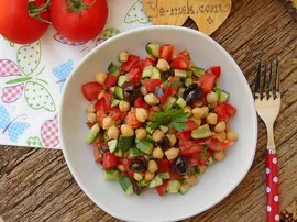 Nohutlu Çoban Salatası