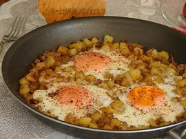 Patatesli Kıymalı Yumurta