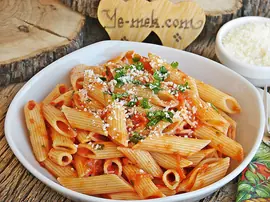Penne Arabiatta (Acılı Domates Soslu Makarna)