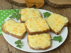 Peynirli Ekmek Dilimleri