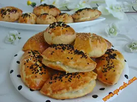 Peynirli Ev Poğaçası