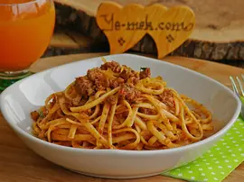 Salça Soslu Kıymalı Makarna