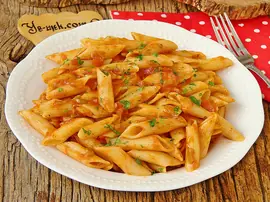 Salçalı Domatesli Makarna