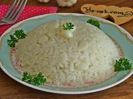 Sarımsaklı Pilav