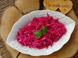 Sirkeli Kırmızı Lahana Salatası