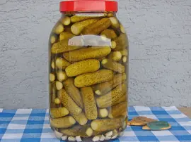 Soğuk Suyla Salatalık Turşusu