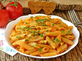 Sosuyla Pişen Makarna