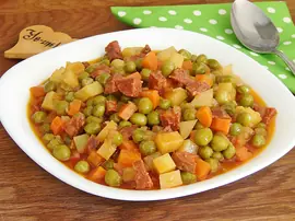 Sucuklu Bezelye Yemeği