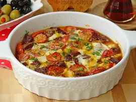 Sucuklu Hellim Peynirli Yumurta