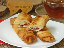 Sucuklu Paçanga Böreği