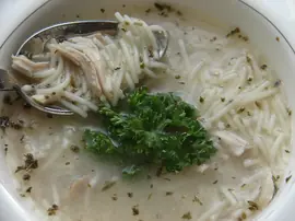 Tavuklu Şehriye Çorbası