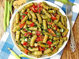 Taze Bakla Salatası