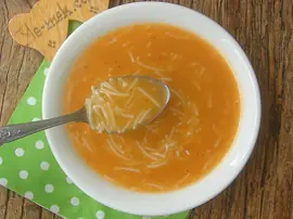 Tel Şehriyeli Tarhana Çorbası