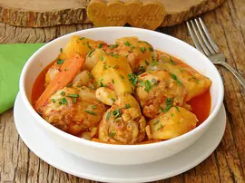 Tencerede Tavuk Yemeği