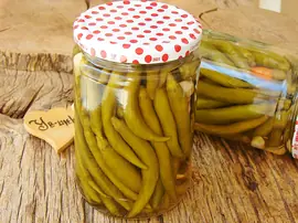 Kapağı Şişen Turşu Bozulmuş Mudur?