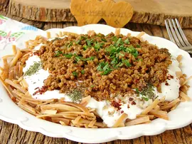Yoğurtlu Kıymalı Erişte