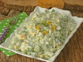 Yoğurtlu Marul Salatası