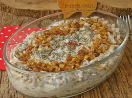 Yoğurtlu Mercimekli Erişte Salatası