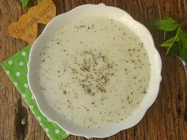 Yumurtasız Yoğurt Çorbası