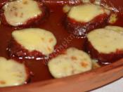 Güveçte Kaşarlı Sucuk