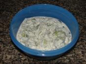Yoğurtlu Salatalık Salatası