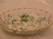 Yoğurtlu Salatalık Salatası